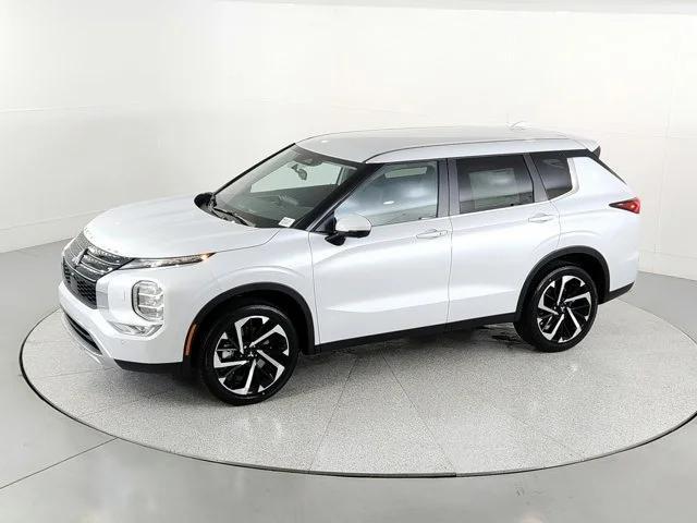 new 2024 Mitsubishi Outlander car, priced at $32,100