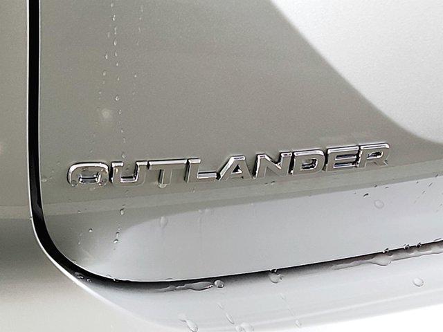 new 2025 Mitsubishi Outlander car, priced at $38,034