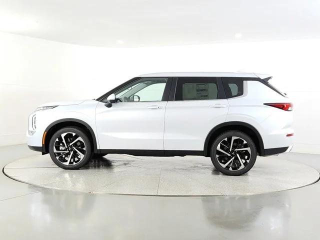 new 2024 Mitsubishi Outlander car, priced at $32,283