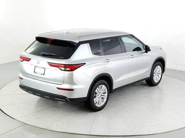 new 2024 Mitsubishi Outlander car, priced at $30,843