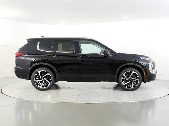 new 2024 Mitsubishi Outlander car, priced at $36,844