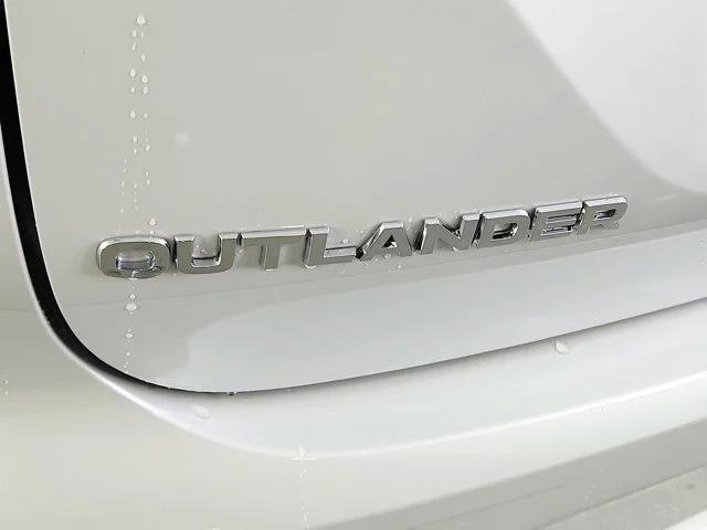 new 2024 Mitsubishi Outlander car, priced at $39,656