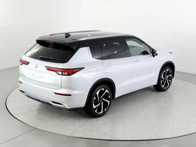 new 2024 Mitsubishi Outlander car, priced at $39,656