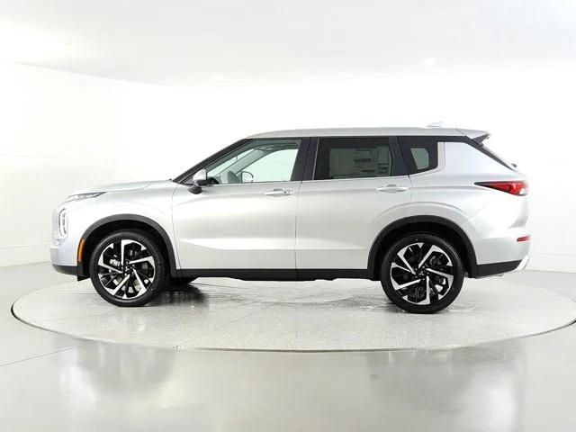 new 2024 Mitsubishi Outlander car, priced at $32,160