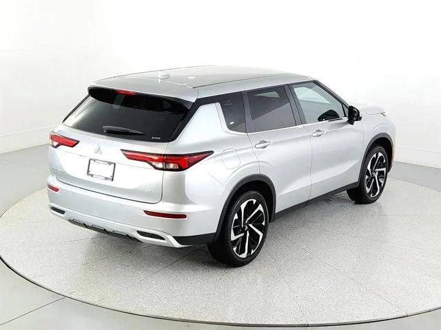 new 2024 Mitsubishi Outlander car, priced at $32,160