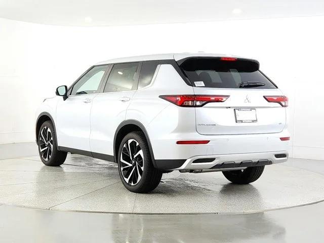 new 2024 Mitsubishi Outlander car, priced at $32,222