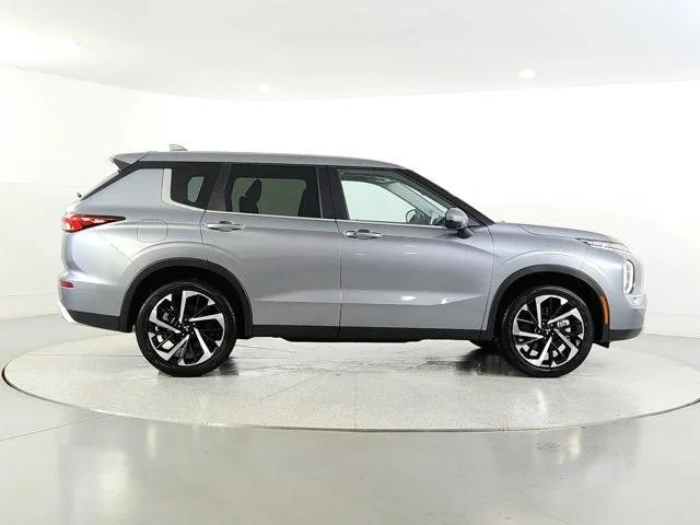 new 2024 Mitsubishi Outlander car, priced at $31,931