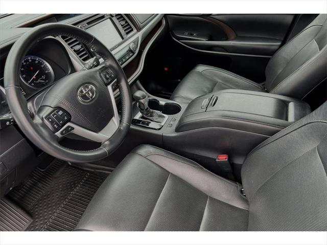 used 2019 Toyota Highlander Hybrid car, priced at $34,718