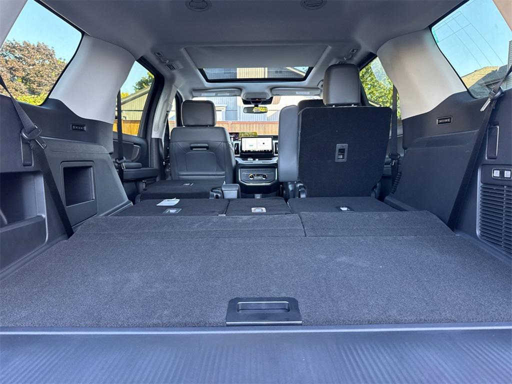 new 2025 Ford Expedition car, priced at $71,860