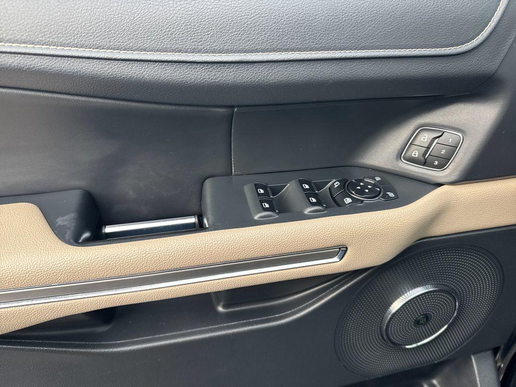 used 2023 Ford Expedition car, priced at $45,150