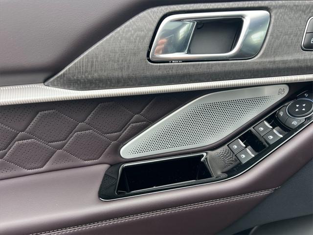 new 2025 Ford Explorer car, priced at $61,285