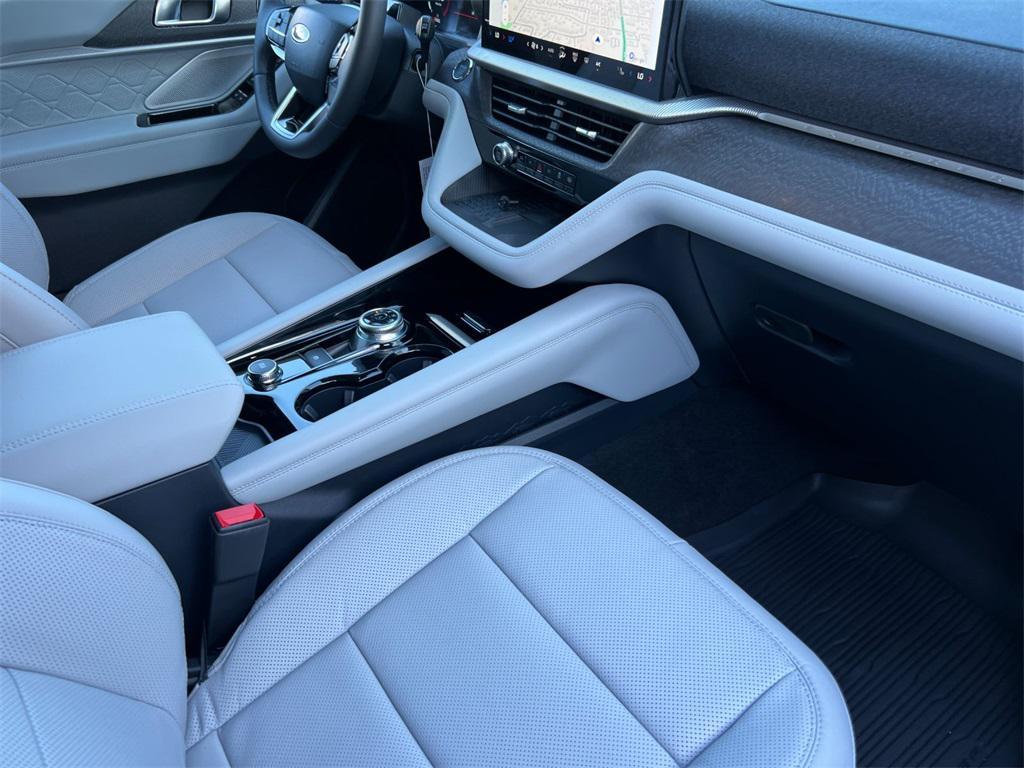new 2025 Ford Explorer car, priced at $60,175
