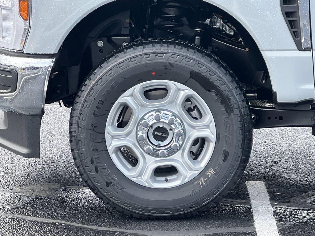 new 2025 Ford F-350 car, priced at $52,035