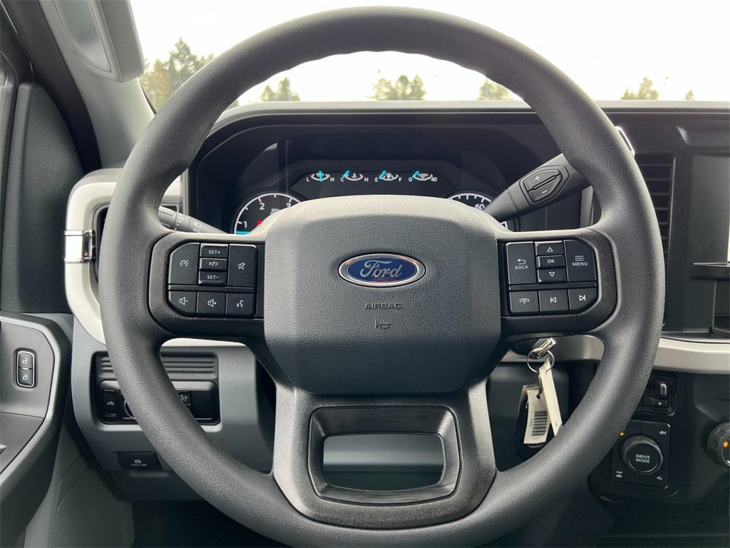 new 2025 Ford F-350 car, priced at $68,654
