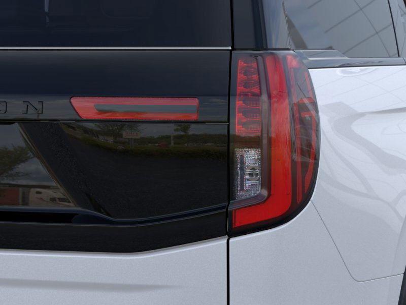 new 2025 Ford Expedition car, priced at $85,930