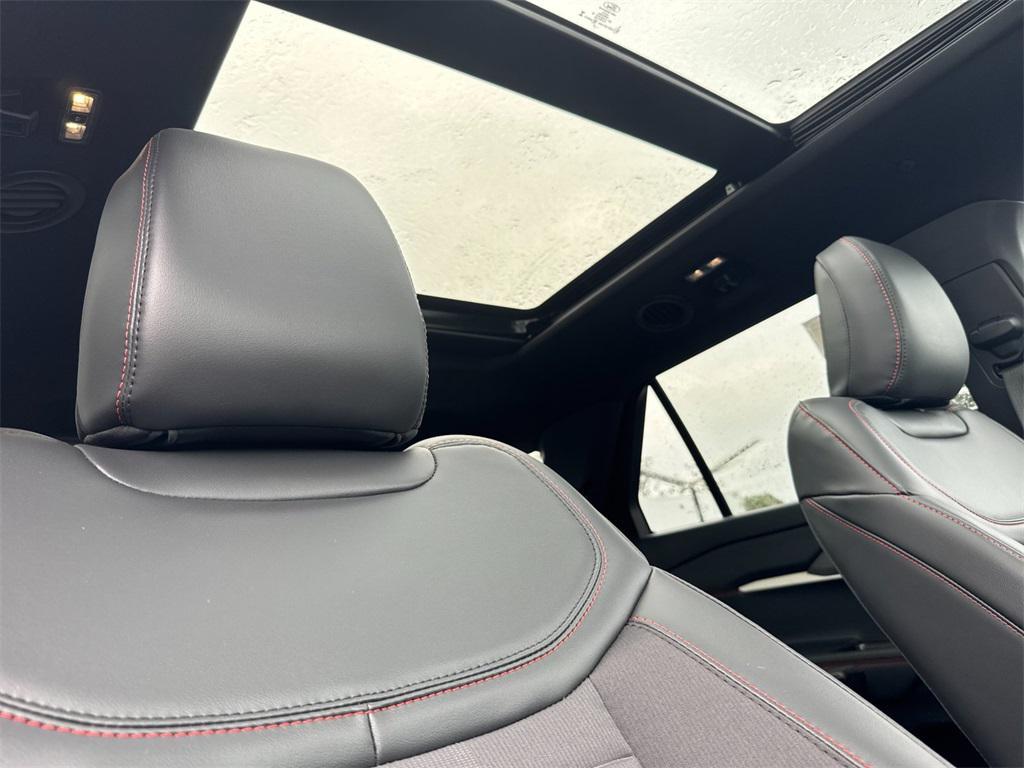 new 2025 Ford Explorer car, priced at $52,105