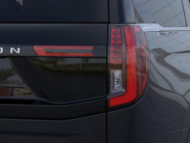 new 2025 Ford Expedition car, priced at $77,075