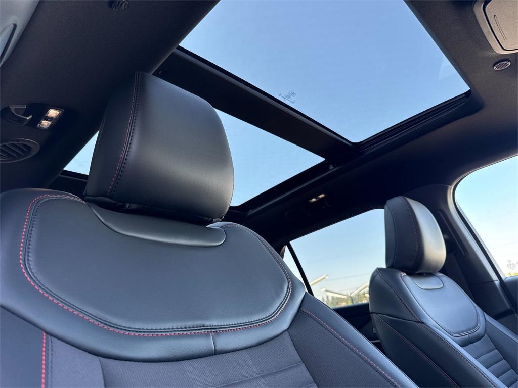 new 2025 Ford Explorer car, priced at $51,975
