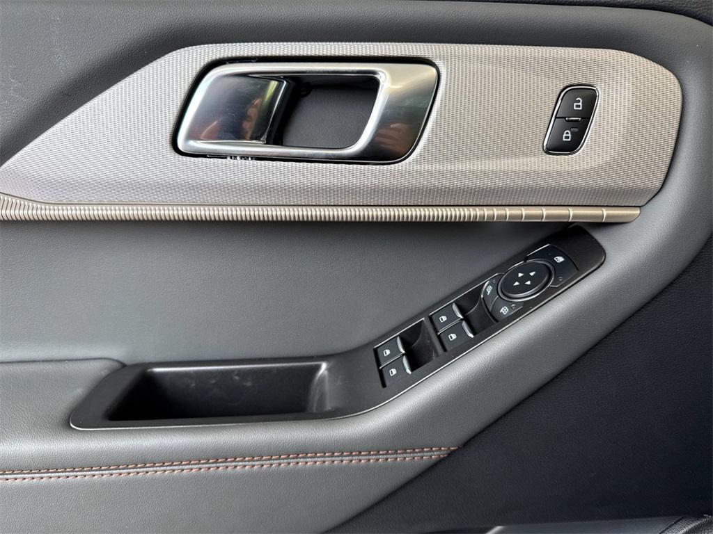new 2025 Ford Explorer car, priced at $48,855