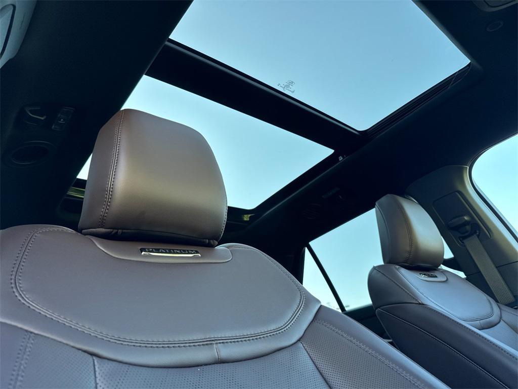 new 2025 Ford Explorer car, priced at $53,676