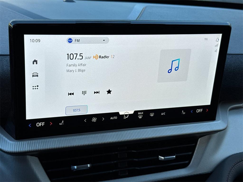 new 2025 Ford Explorer car, priced at $42,775