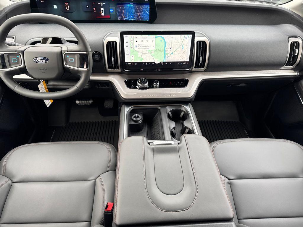 new 2025 Ford Expedition Max car, priced at $76,170