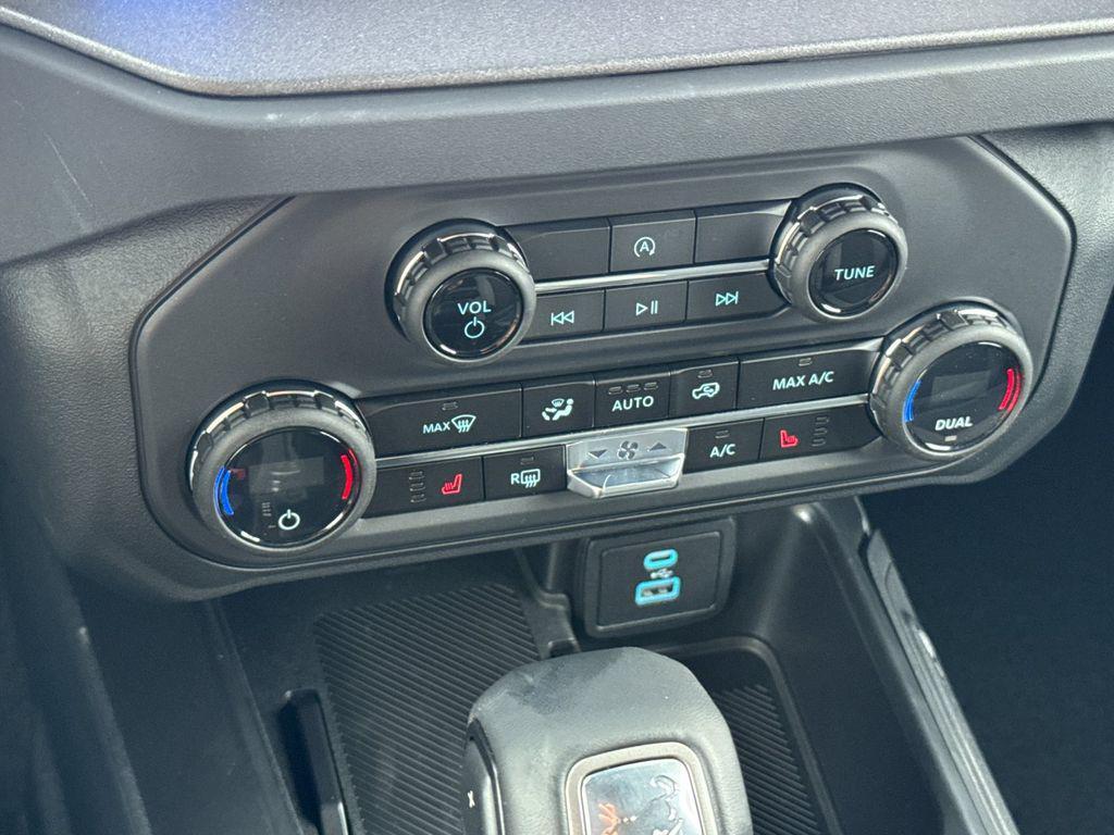 new 2025 Ford Bronco car, priced at $44,682