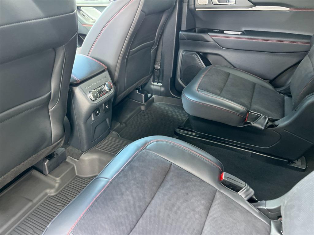 new 2025 Ford Explorer car, priced at $59,642