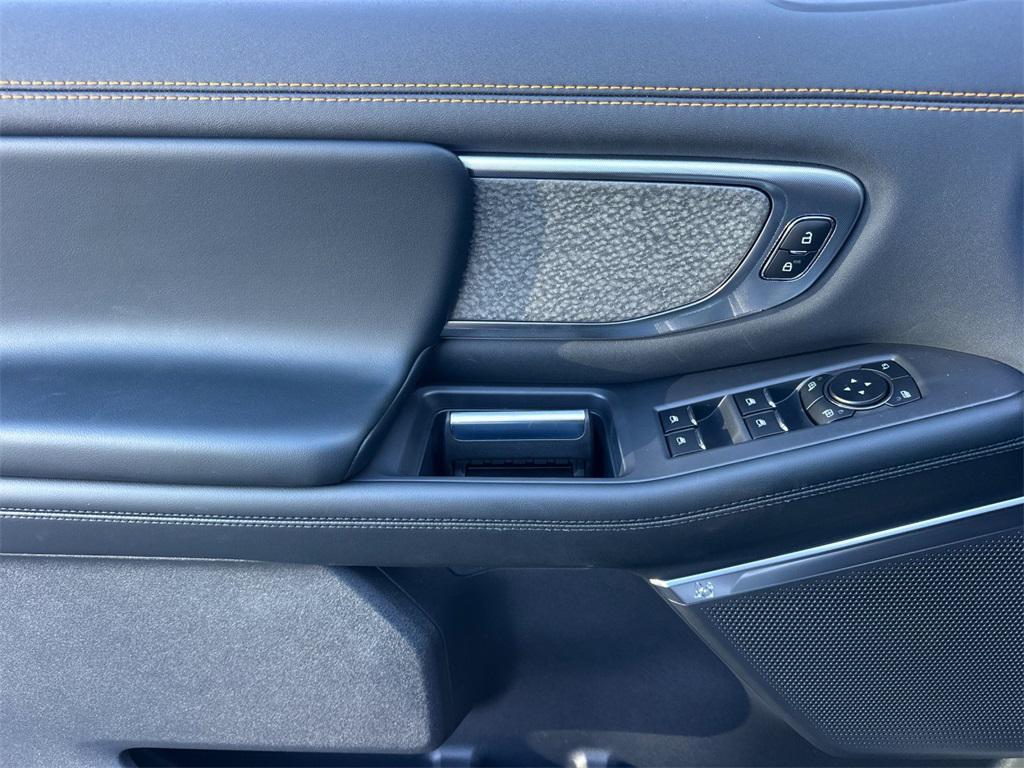 new 2025 Ford Expedition car, priced at $84,075