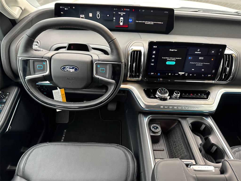 new 2025 Ford Expedition car, priced at $78,070