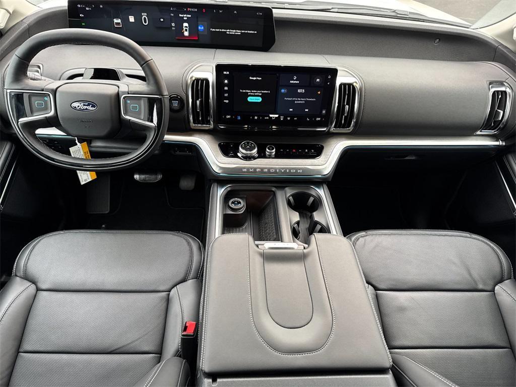 new 2025 Ford Expedition car, priced at $78,070