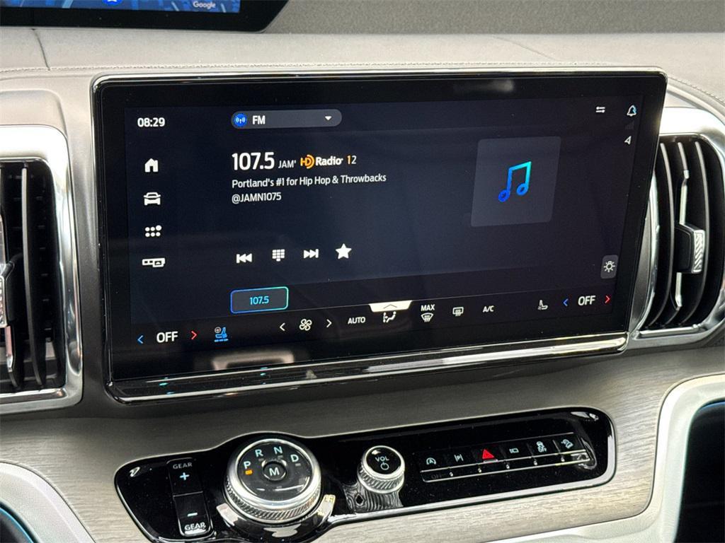 new 2025 Ford Expedition car, priced at $78,070