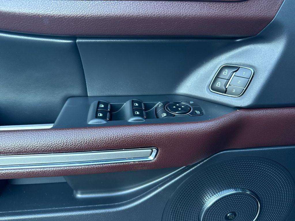 used 2023 Ford Expedition car, priced at $45,150