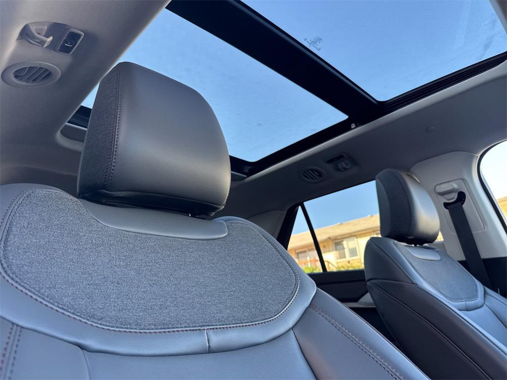 new 2025 Ford Explorer car, priced at $49,585