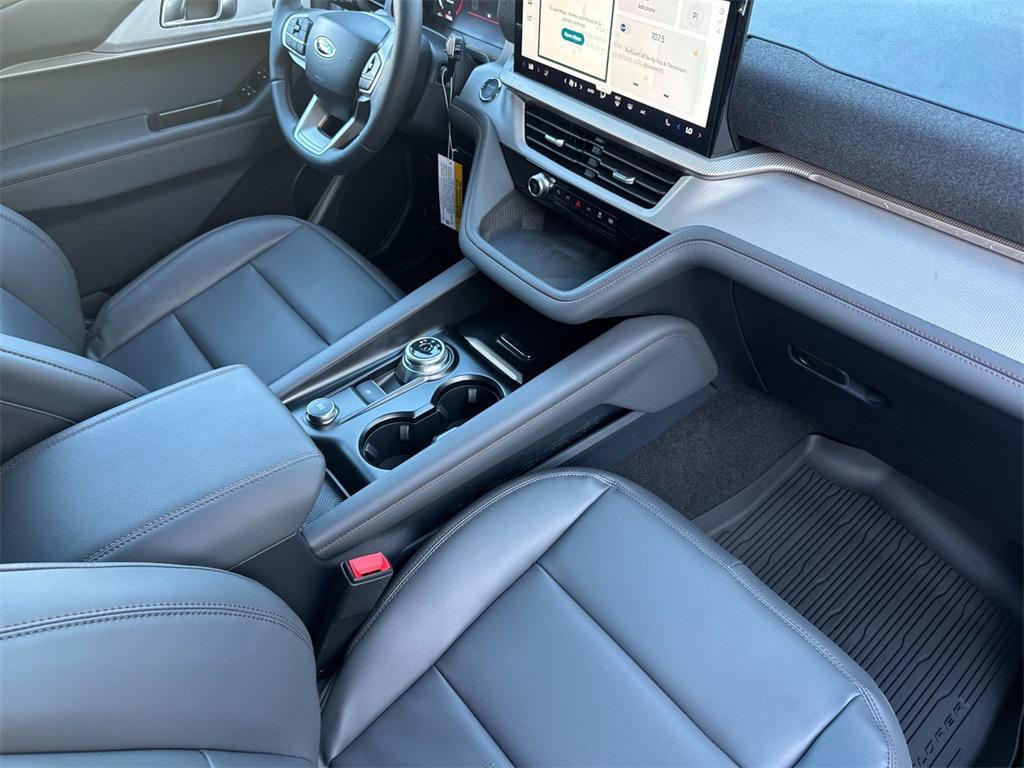 new 2025 Ford Explorer car, priced at $49,585