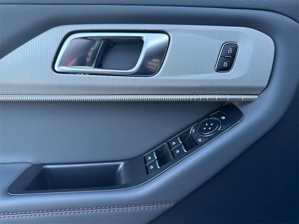 new 2025 Ford Explorer car, priced at $49,585