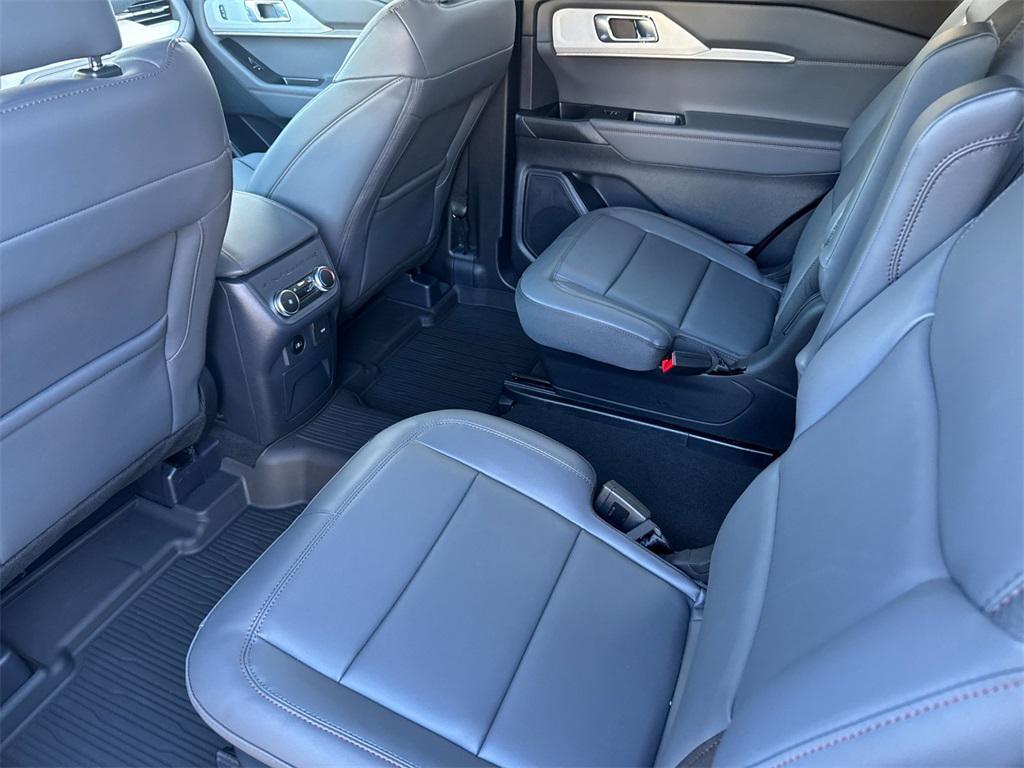new 2025 Ford Explorer car, priced at $49,585