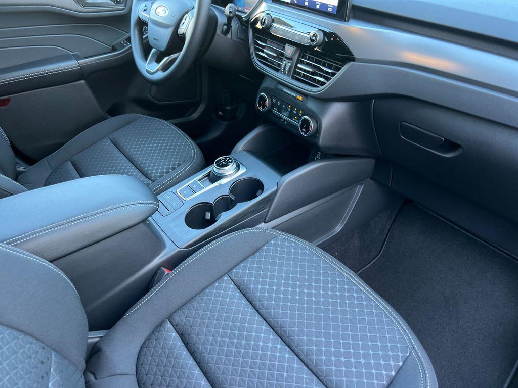 new 2025 Ford Escape car, priced at $29,020