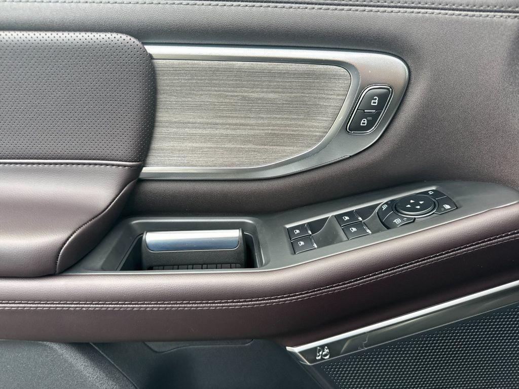 new 2025 Ford Expedition car, priced at $91,015