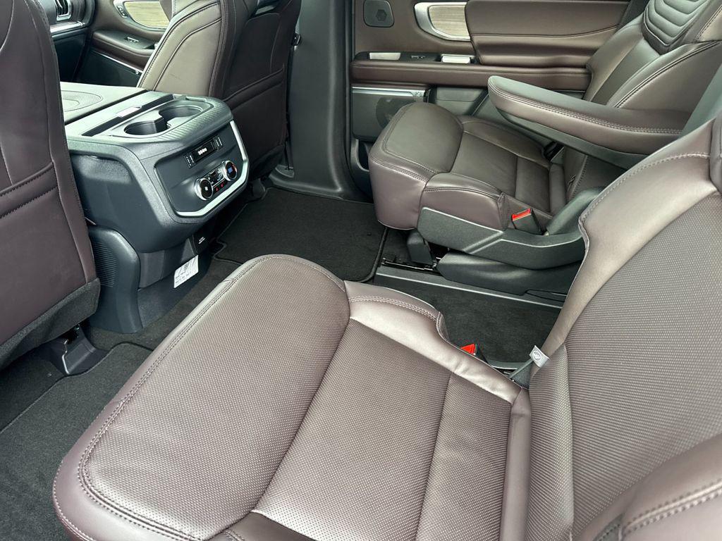 new 2025 Ford Expedition car, priced at $91,015