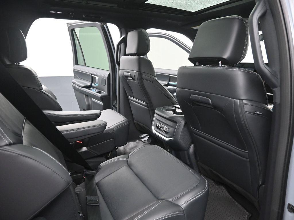 new 2025 Ford Expedition car, priced at $79,897