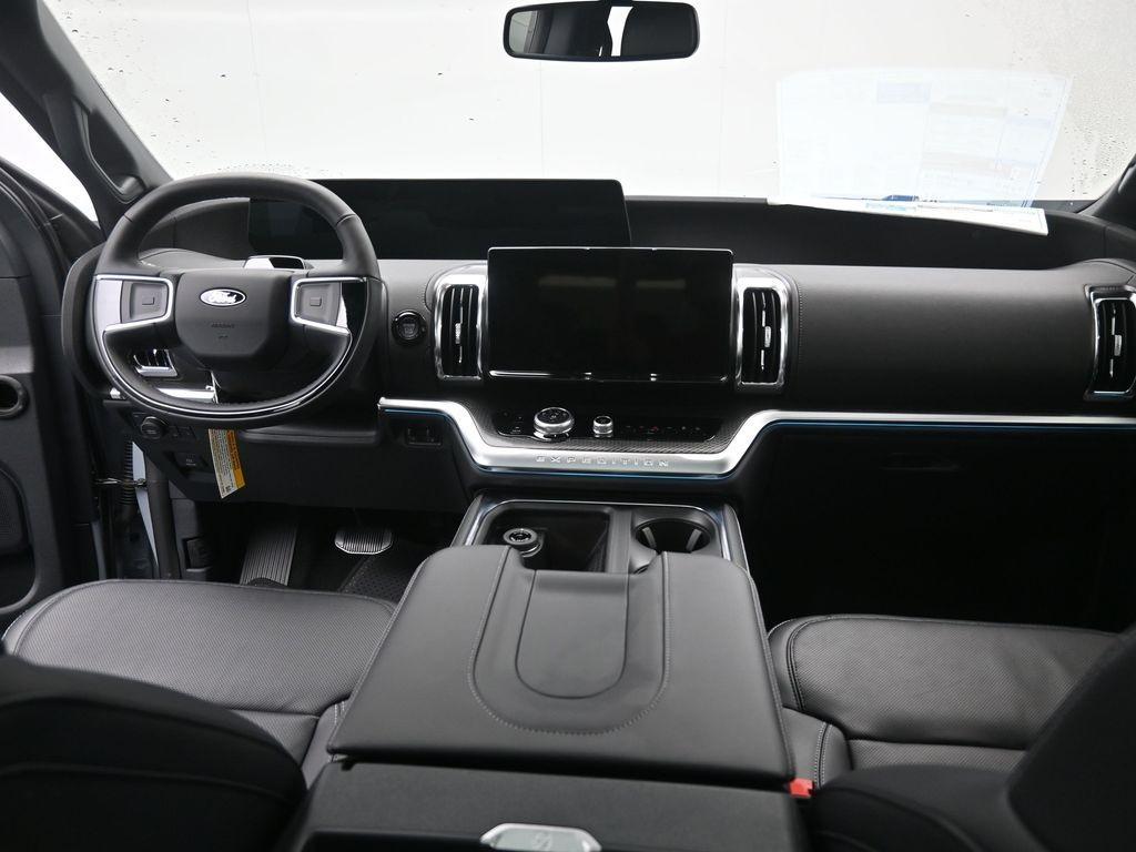 new 2025 Ford Expedition car, priced at $79,897