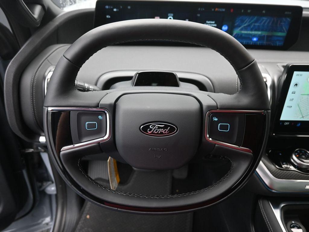 new 2025 Ford Expedition car, priced at $79,897