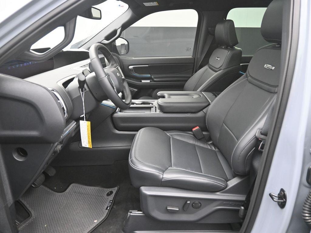 new 2025 Ford Expedition car, priced at $79,897