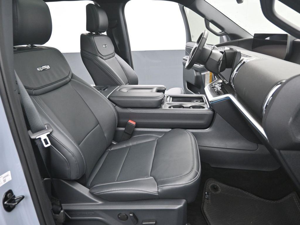 new 2025 Ford Expedition car, priced at $79,897