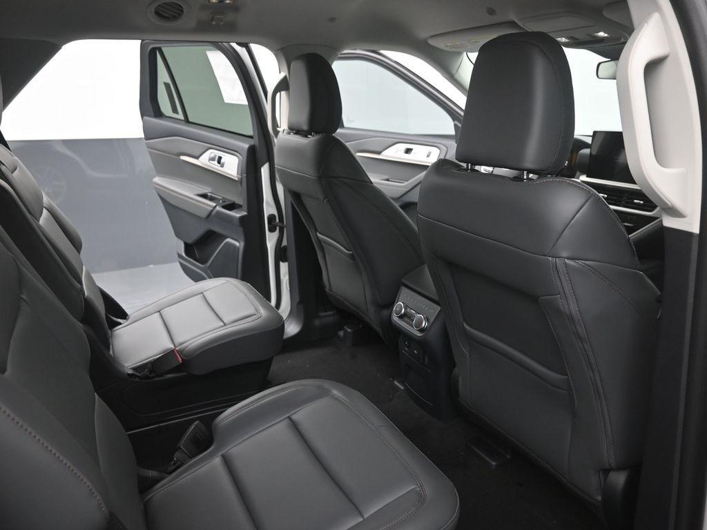 new 2025 Ford Explorer car, priced at $43,296