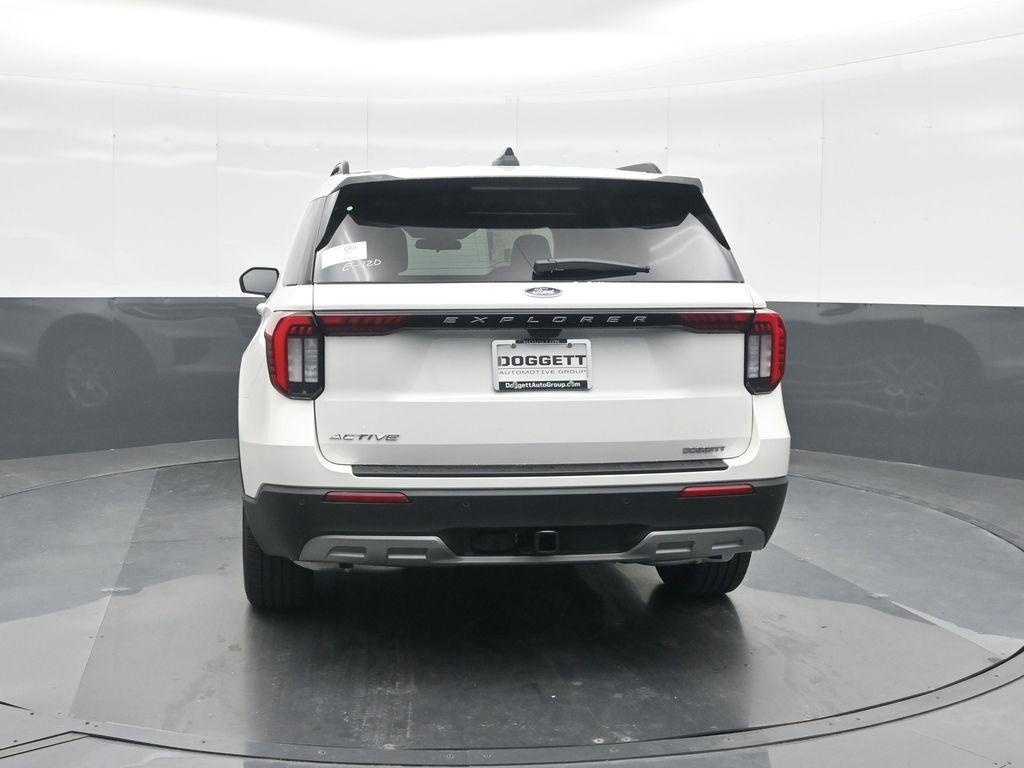 new 2025 Ford Explorer car, priced at $43,296