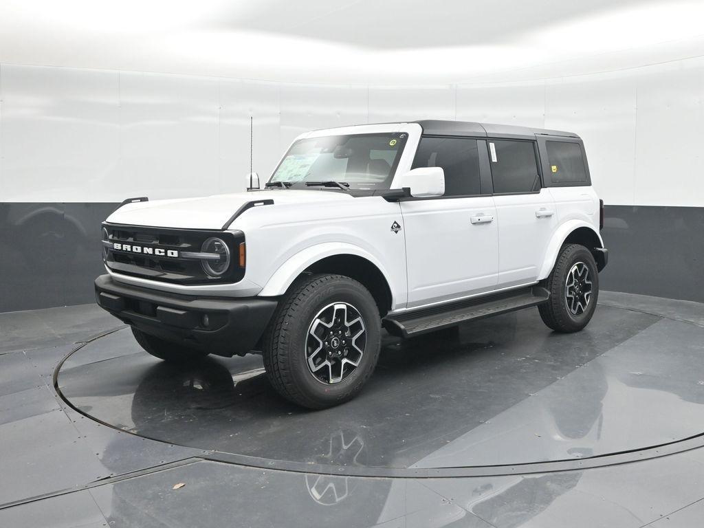 new 2025 Ford Bronco car, priced at $48,043