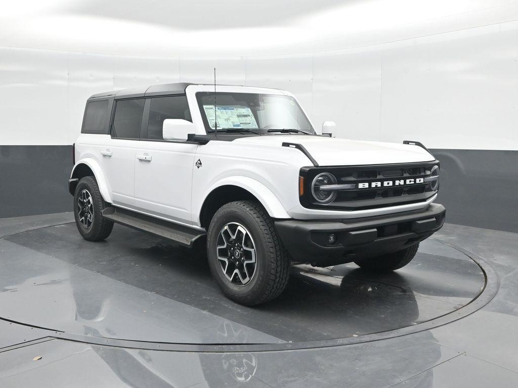 new 2025 Ford Bronco car, priced at $48,043