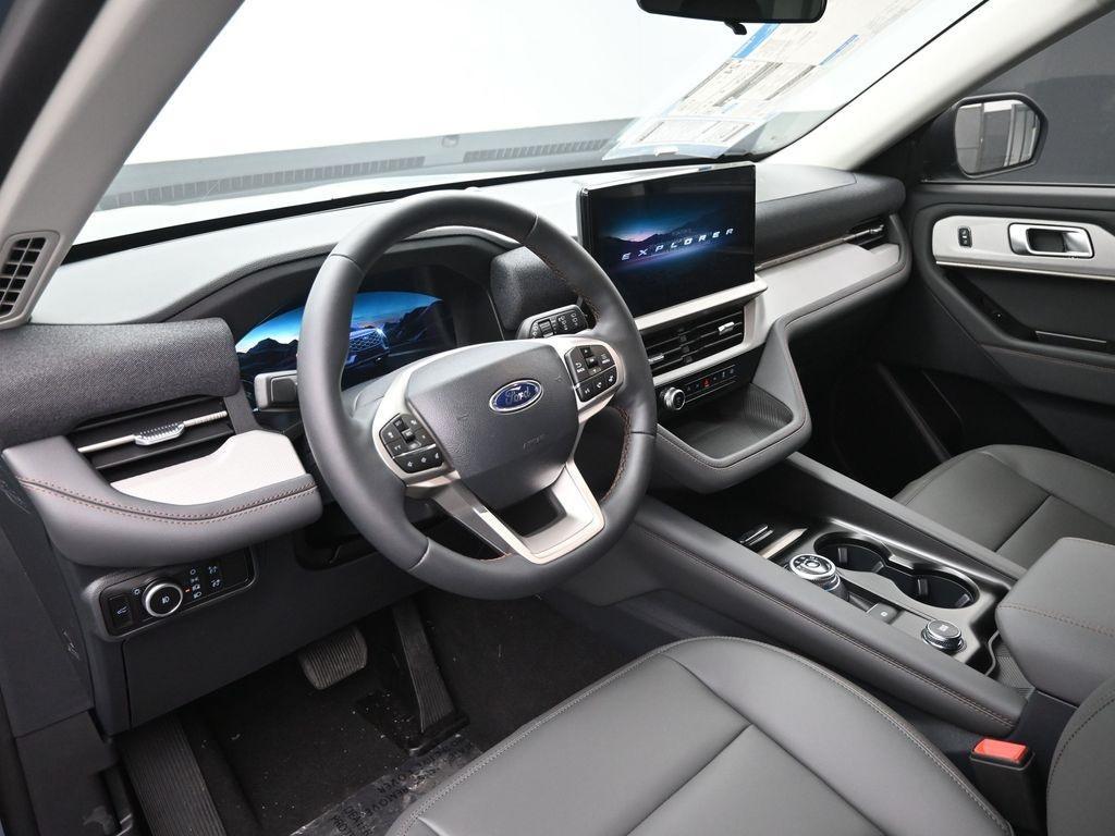 new 2025 Ford Explorer car, priced at $40,087